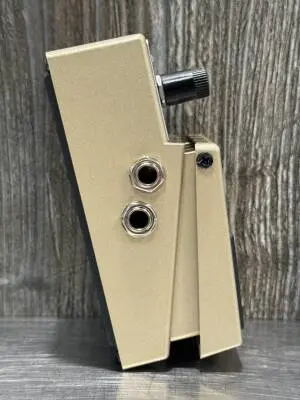 BOSS AW-3 Dynamic Wah 2